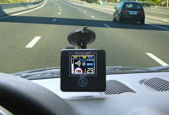 Avertisseurs de radars interdits : les professionnels de la route pas convaincus