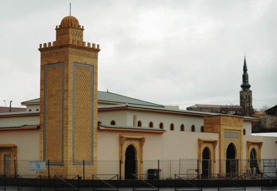 Trois lycéens mis en examen pour avoir profané la mosquée de St Etienne
