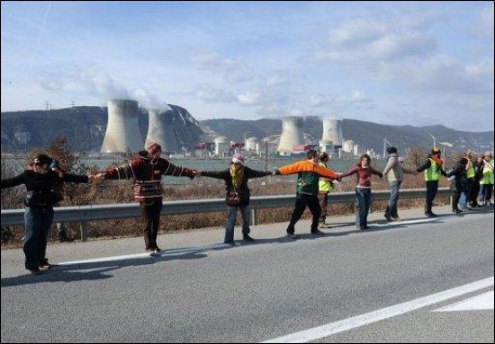 30 000 personnes pour une chaine humaine contre le nucléaire