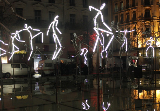Grosse affluence jeudi à Lyon pour la première soirée de la Fête des Lumières