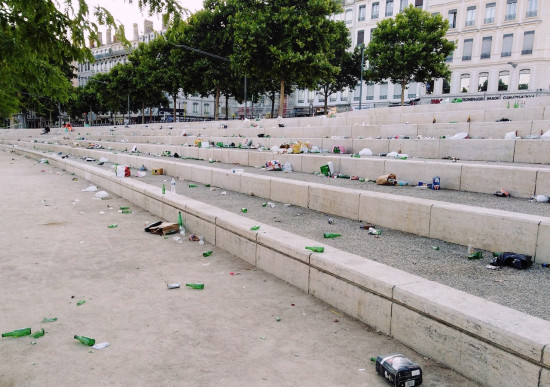 Lyon : les Berges du Rhône dans un état pitoyable, son coup de gueule relayé des centaines de fois Lyon : les Berges du Rhône dans un état pitoyable, son coup de gueule relayé des centaines de fois
