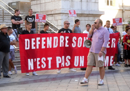 Les identitaires lyonnais manifestent pour soutenir René Galinier