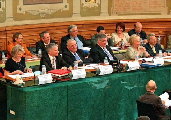 Emprunts toxiques du Rhône : "Mercier met la poussière sous le tapis"