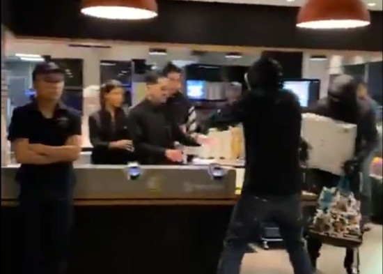 Braquage du McDonald's de Meyzieu : Rayan, le braqueur phénomène du web