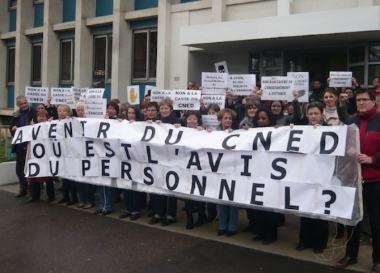 Les personnels du CNED, le centre d'enseignement national à distance ont manifesté mardi