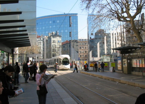 Un cycliste gravement blessé dans une collision avec un tram