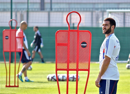 Intransférables ? Lacombe contredit Aulas sur les cas Lloris et Lisandro