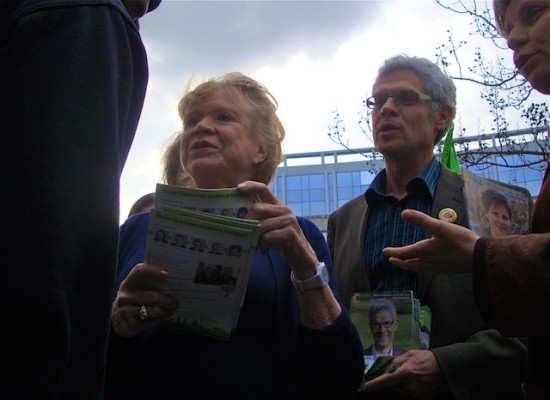 Eva Joly est restée aux portes de l'usine Bosch de Vénissieux