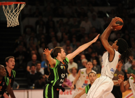 L'ASVEL impuissante à Cholet 