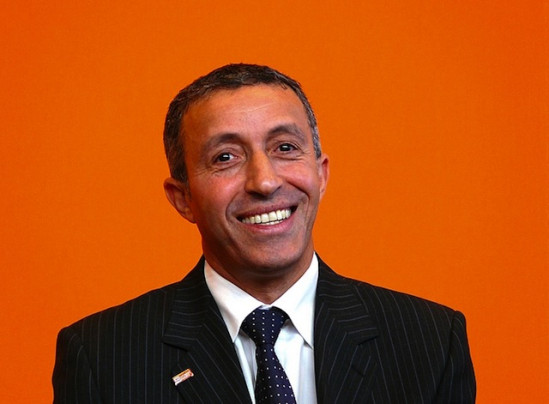 Azouz Begag a déposé les listes du MoDem pour les Régionales à la préfecture