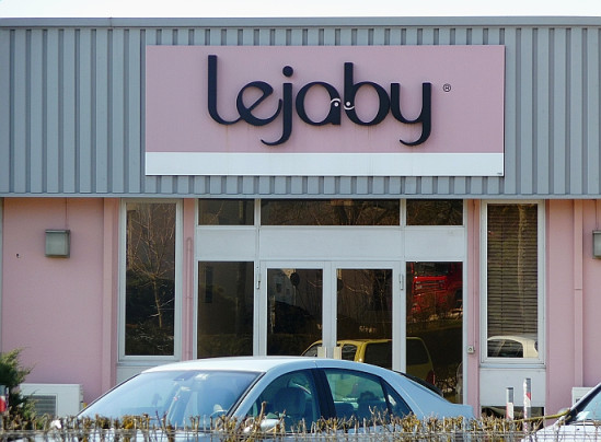 Le préfet du Rhône continue sa recherche de repreneurs pour les anciens sites de Lejaby