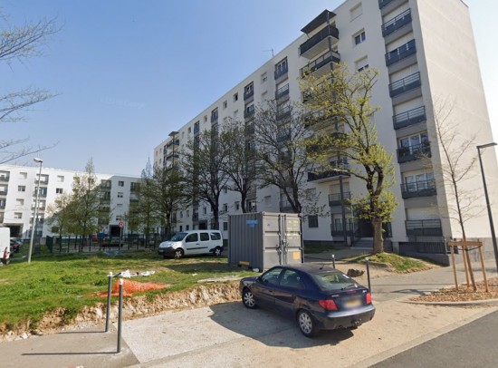 Saint-Priest : la fillette chute du 5e étage et survit Saint-Priest : la fillette chute du 5e étage et survit