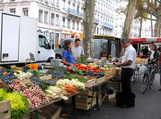 Le 12e marché des producteurs s'installe place Carnot