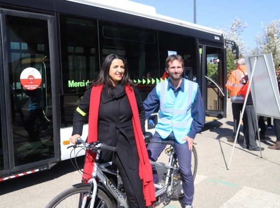 Une journée "vis ma vie" au Sytral avec les cyclistes et les chauffeurs de bus
