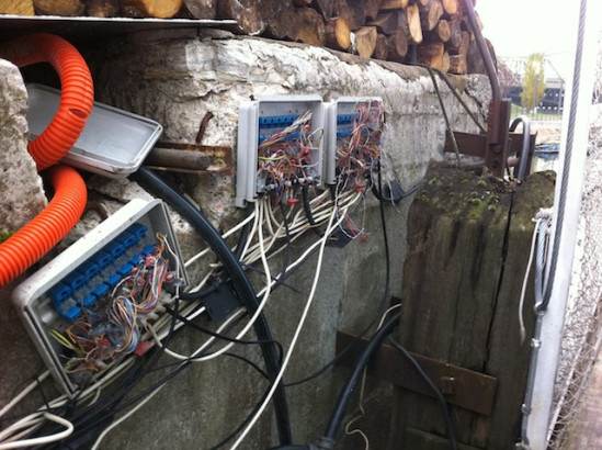 Friture sur les lignes des propriétaires de péniches à Lyon Confluence