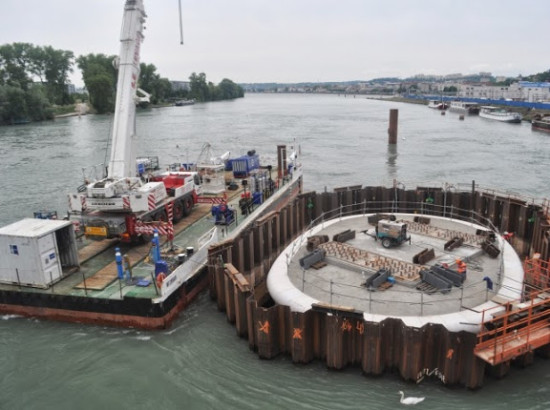 Pose du pont Raymond-Barre : l'opération est lancée !