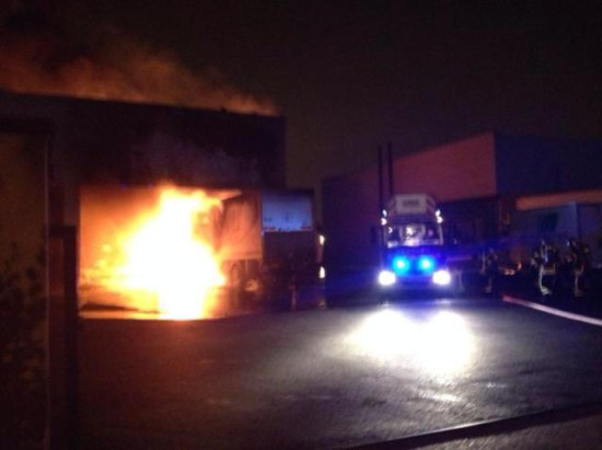 Mions : l'entreprise Carrier, proie des flammes cette nuit Mions : l'entreprise Carrier, proie des flammes cette nuit