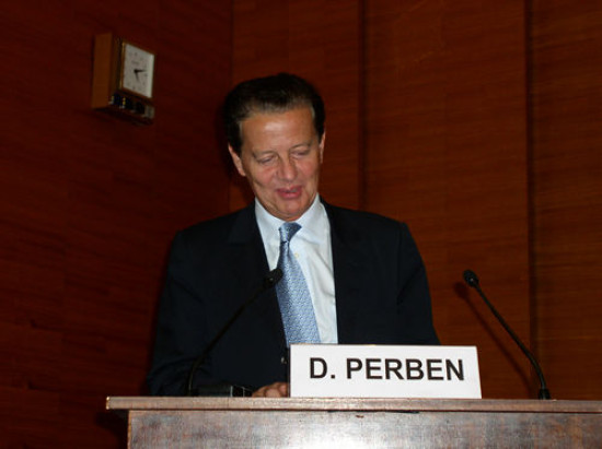 Dominique Perben endosse sa robe d’avocat