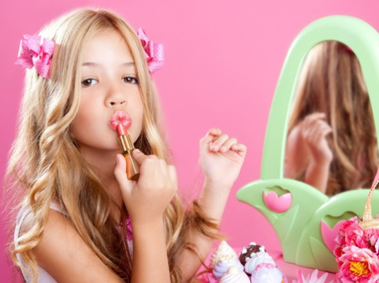 Hypersexualisation : Faut-il voir des Lolitas partout ?