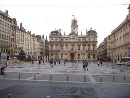 Anti-nucléaire: une chaîne humaine le 11 mars à Lyon