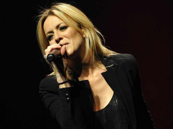 Véronic Dicaire, la Canadienne aux 40 voix sur scène à Lyon