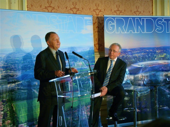 Grand Stade : Aulas rallume la lumière... sans Collomb !