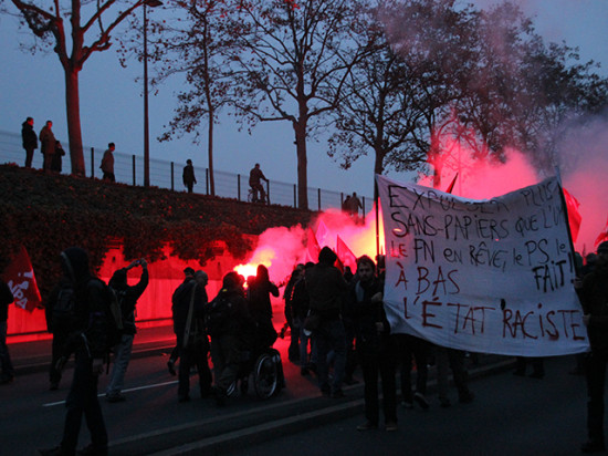 Débordements lors de la manif anti-FN : les organisateurs taclent la police et les provocateurs