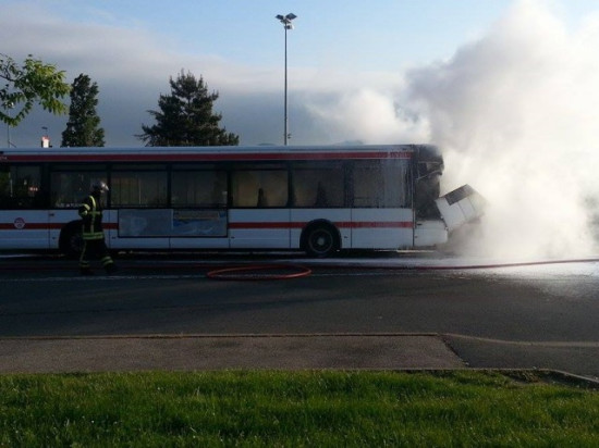 Un bus TCL prend feu à Dardilly Un bus TCL prend feu à Dardilly
