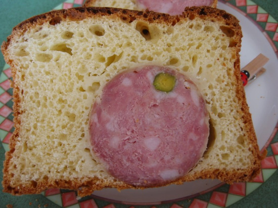 Biennale Internationale du Goût : le plus long saucisson brioché du monde à Confluence