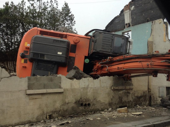 Villeurbanne : un engin de chantier se renverse Villeurbanne : un engin de chantier se renverse