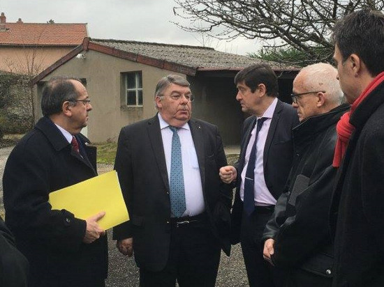 Logement social : le coup de com' du ministre fait enrager le maire de Chazay