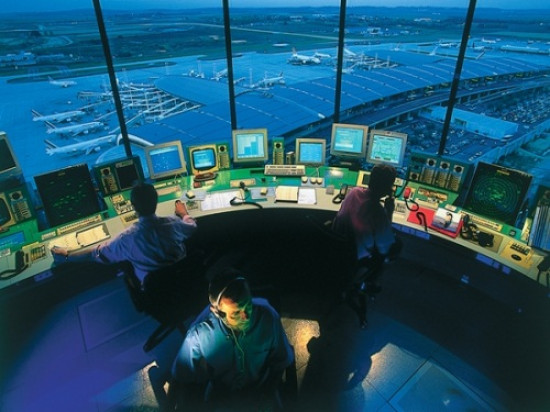 Grève des contrôleurs aériens à Lyon : comment marche le service minimum ?