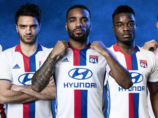 L'Olympique Lyonnais d&eacute;voile ses maillots pour la saison 2016-2017