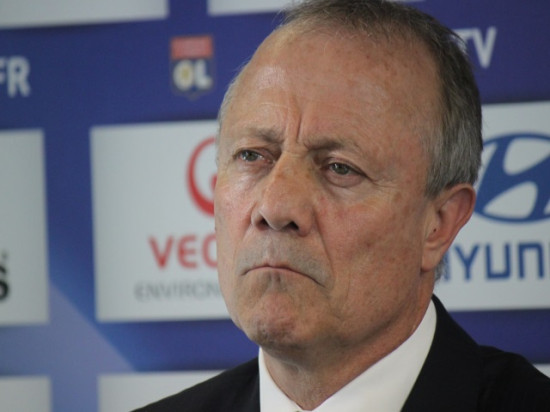 Traité de "baltringue", un joueur du FC Astra dénonce "l'arrogance" de Bernard Lacombe (OL) Traité de "baltringue", un joueur du FC Astra dénonce "l'arrogance" de Bernard Lacombe (OL)