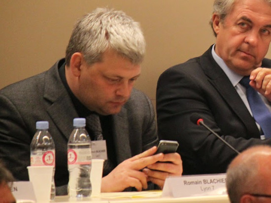 Quand les élus lyonnais s'invitent à boire un coup pour régler leur différend Quand les élus lyonnais s'invitent à boire un coup pour régler leur différend