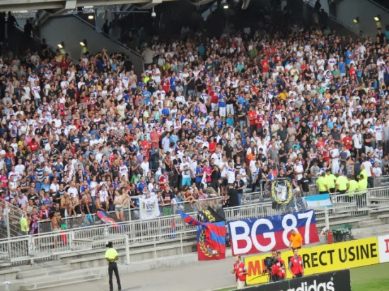 Etat d'urgence : les supporters lyonnais interdits de déplacement à Nice