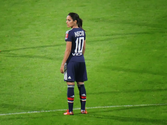 La Lyonnaise Louisa Necib offre la victoire aux Bleues La Lyonnaise Louisa Necib offre la victoire aux Bleues