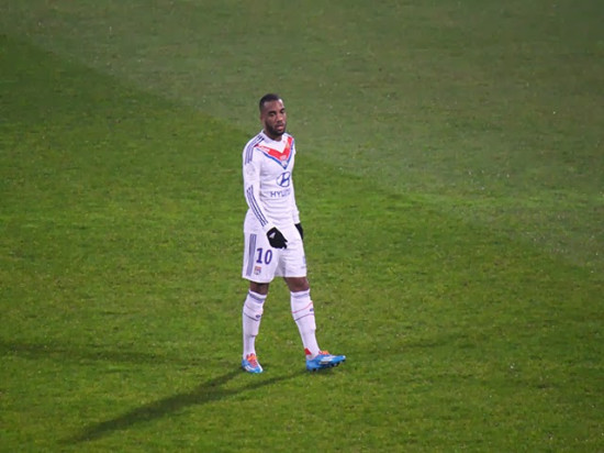 West Ham revient avec 52 millions d'euros pour arracher Lacazette à l'OL