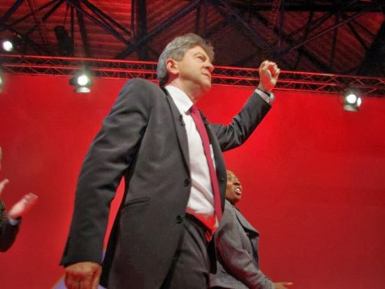 Mélenchon en meeting : pourquoi Lyon ? Pourquoi un hologramme ?