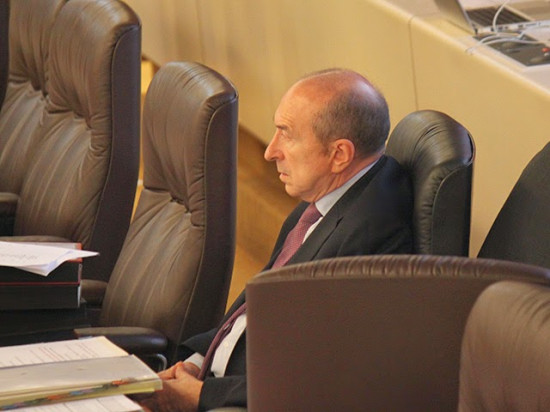 Clash Collomb/Queyranne : le maire de Lyon dément vouloir court-circuiter le président de la Région Rhône-Alpes