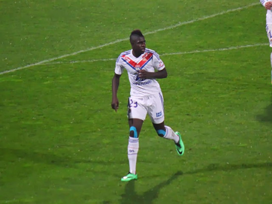 La presse espagnole envoie Umtiti (OL) à Barcelone pour 30 millions d'euros