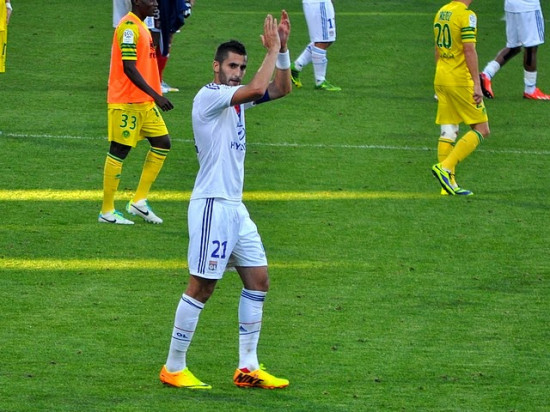 Naples proposerait Pandev et de l'argent pour signer Maxime Gonalons Naples proposerait Pandev et de l'argent pour signer Maxime Gonalons