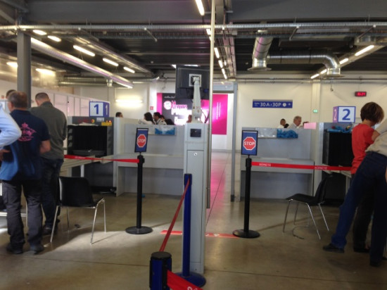 Aéroport de Lyon Saint-Exupéry : un bagage isolé détruit par les démineurs Aéroport de Lyon Saint-Exupéry : un bagage isolé détruit par les démineurs