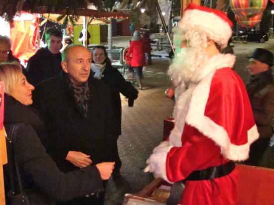 Le RN accuse Collomb "et son idéologie franc-maçonne" de priver les Lyonnais de Noël