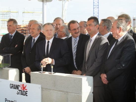 OL : le Grand Stade inauguré pendant la Fête des Lumières 2015 selon Collomb OL : le Grand Stade inauguré pendant la Fête des Lumières 2015 selon Collomb