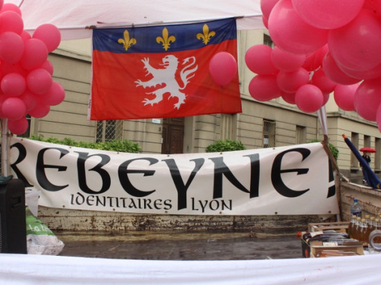 Meeting à Villeurbanne : "les seules personnes visées par des menaces de mort sont les identitaires" selon Rebeyne Meeting à Villeurbanne : "les seules personnes visées par des menaces de mort sont les identitaires" selon Rebeyne