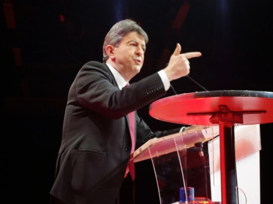 Meeting de Mélenchon à Lyon : retransmission à Paris en hologramme