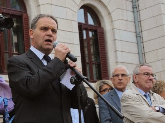 Réfugiés : François-Noël Buffet en déplacement à Calais puis en Grèce