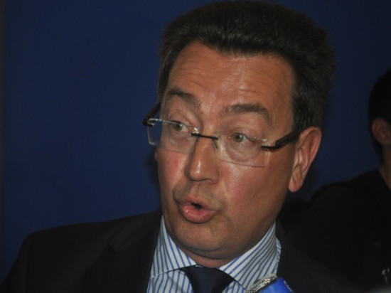 "Madame le pr&eacute;sident" : les d&eacute;put&eacute;s UMP du Rh&ocirc;ne soutiennent Julien Aubert