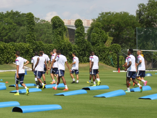 Paris sportifs : un éducateur et un ancien joueur de l’OL sanctionnés